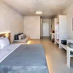 Aelia Luxury アパートホテル カルテラドス